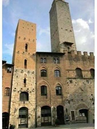 La Torre Useppi Apartman San Gimignano Kültér fotó